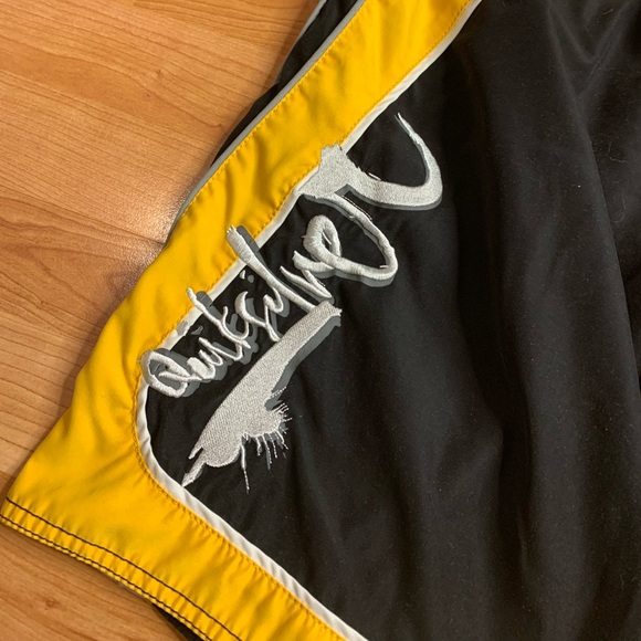 Quiksilver Men’s Board Shorts Size 31 Black Yellow White Y2K Surf Trunks - Picture 3 of 10